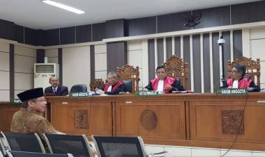 Jaksa Tuntut Wakil Ketua DPR RI Taufik Kurniawan 8 Tahun Penjara