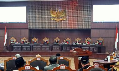 MK Tolak Seluruh Permohonan Prabowo-Sandiaga