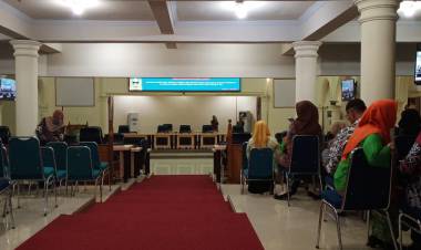 Pejabat Mengeluh! Rapat Paripurna DPRD Sarolangun Molor