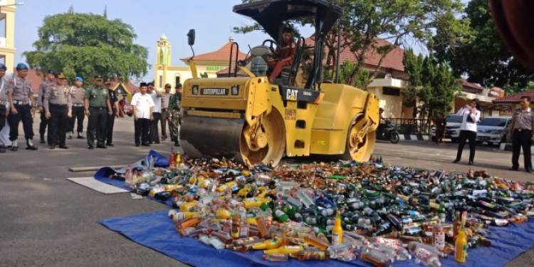 Polda Jambi Musnahkan Ribuan BB Narkotika dan Ekstasi