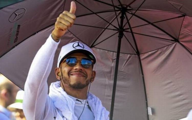 Hamilton Akui Mercedes Alami Sedikit Penurunan