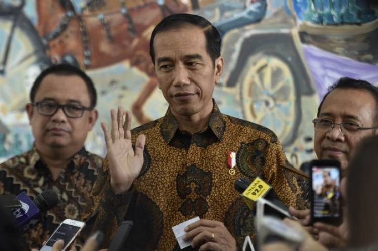 Jokowi Memastikan Memberi Bantuan kepada Korban Kapal Tenggelam di Danau Toba