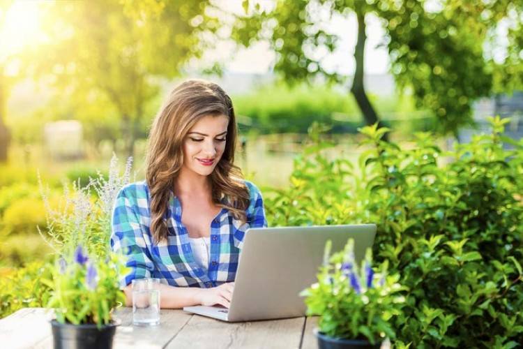 5 Tips Membangun Karier Sebagai Penulis Lepas Online