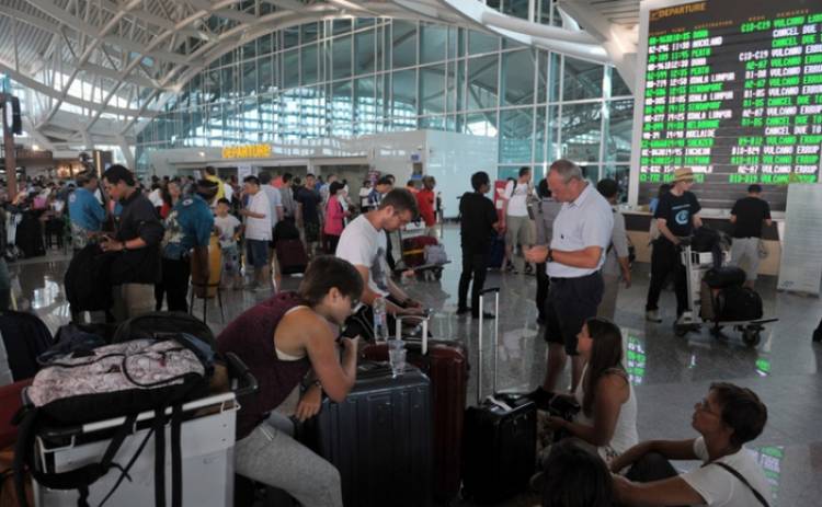 Akibat Erupsi Gunung Agung, 446 Penerbangan di Bandara Ngurah Rai Batal Beroperasi
