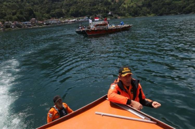 Dikarenakan Ada Jurang 600 Meter, Petugas Sulit Angkat Bangkai KM Sinar Bangun