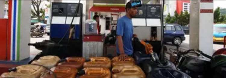 Pertama Dalam Sejarah RI, Harga BBM Naik Saat Minyak Dunia Turun