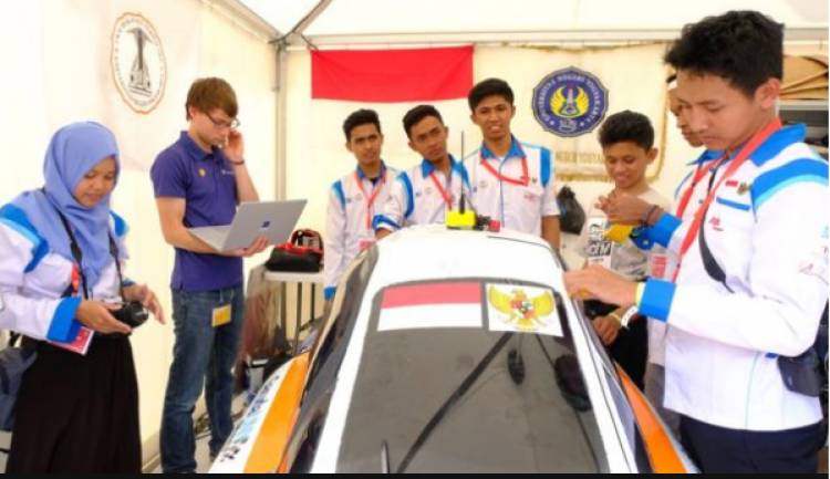 Mahasiswa Indonesia juara dunia teknologi mobil berbahan bakar sampah plastik