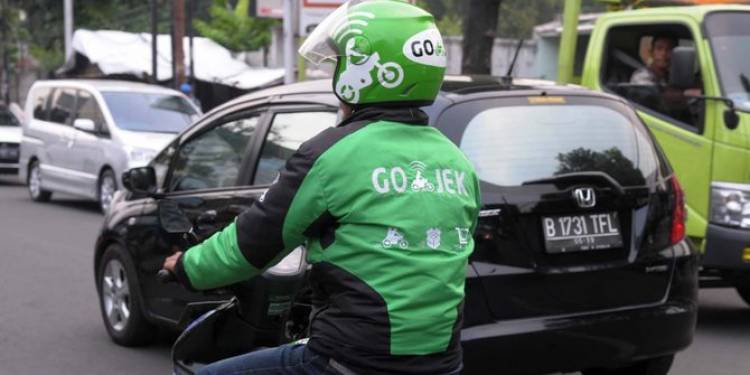 MK tolak legalkan ojek online, begini respons Menhub Budi
