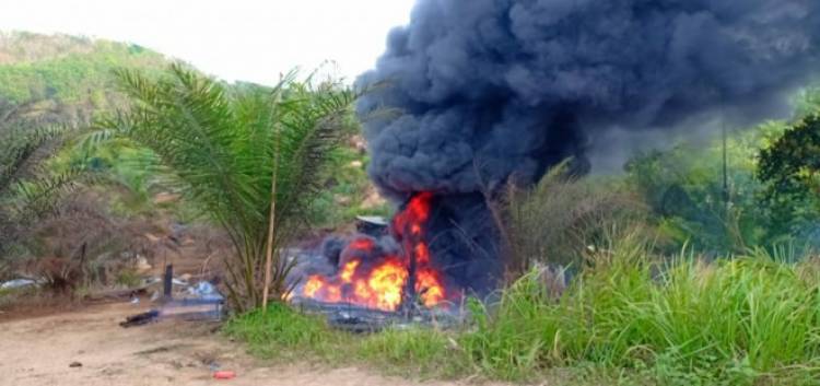 DUAAARRR! Ilegal Drilling di Batanghari Meledak dan Terbakar
