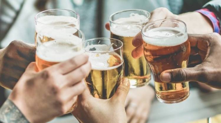 Astaga! Ada Bir Hitam Terbuat dari Miss V Para Model Pakaian Dalam