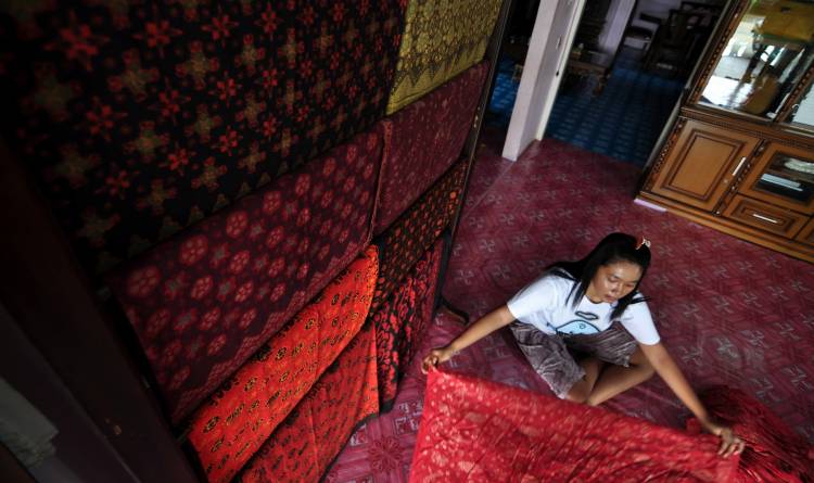 Wahai Perajin Batik Jambi, Simak Ini Pesan Plt Ketua Dekranasda 