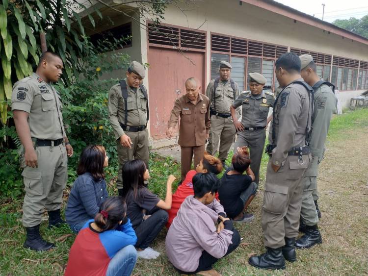 Kerap Meresahkan Warga di Sekitaran Tugu Juang, Tiga Perempuan Ini Diamankan Satpol PP