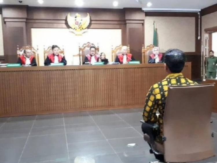 Uang Ketok Zumi Zola ke DPRD Dibungkus Plastik dan Kardus Bertuliskan SIDU 