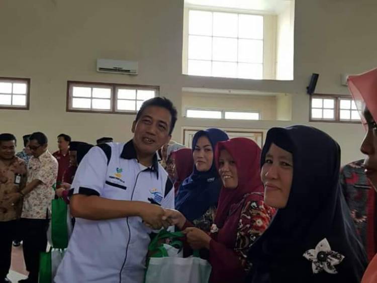 350 Warga dan 10 Siswa Berprestasi Batanghari Terima Bantuan Non Tunai Program PKH