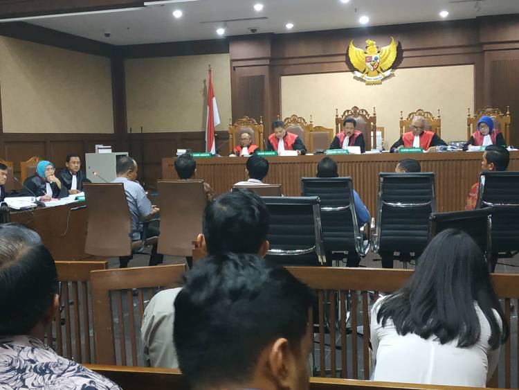 SIDANG ZUMI ZOLA:Iim Diperintah Minta Fee Proyek 2016 ke Dodi Irawan