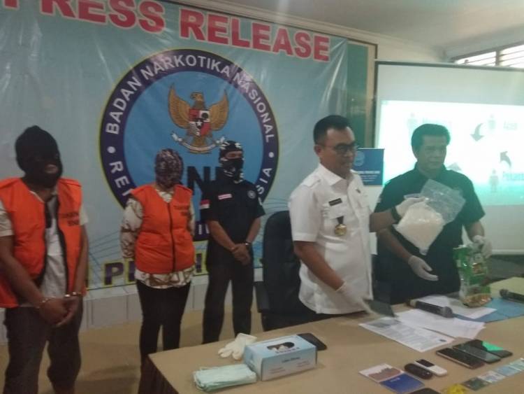Pasutri yang Ditangkap BNN Provinsi Jambi di Bungo Bawa Sabu 1 Kg dari Malaysia