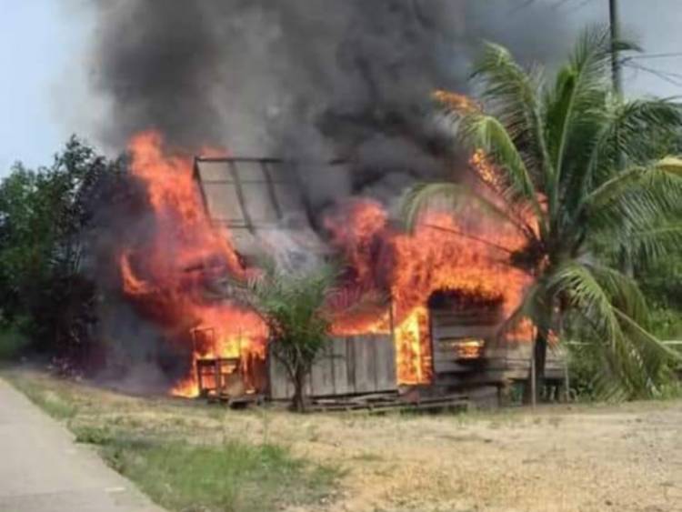 Warung Suhaimi Tempat Mencari Rezeki di Tembesi Ludes Dilahap Api