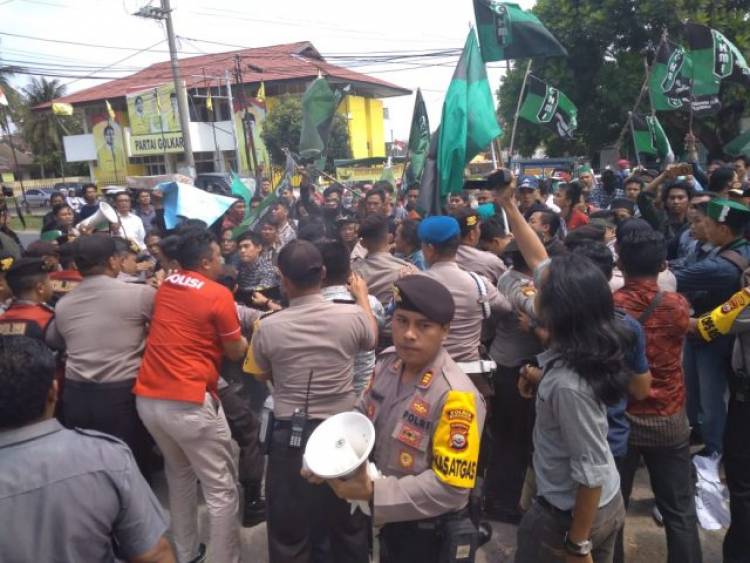 Kapolresta Bengkulu Sebut Delapan Personelnya Terluka saat Ricuh Aksi Mahasiswa