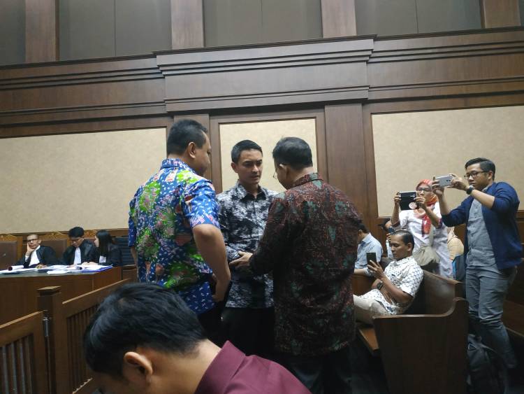 JPU KPK Beberkan Sadapan Percakapan Zumi Zola & Erwan Malik di Persidangan, Ini Pembicaraannya 