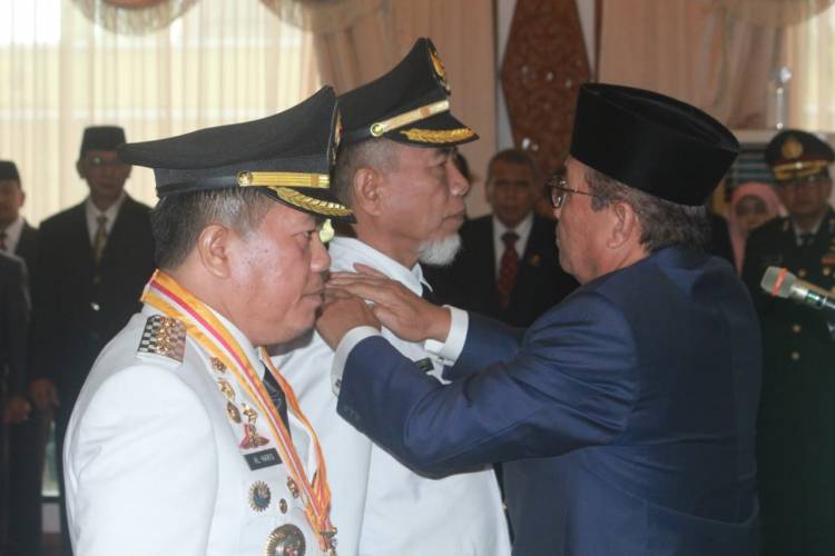Fachrori Umar Lantik Alharis-Mashuri jadi Bupati dan Wakil Bupati Merangin