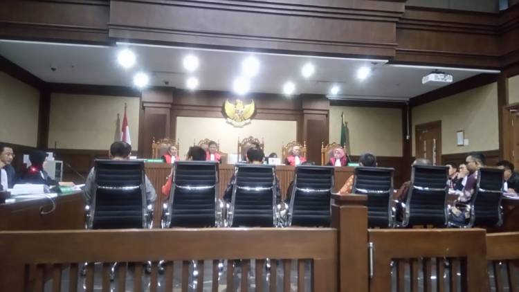 Ini Penampakan Mobil Alphard Hasil Korupsi Zumi Zola