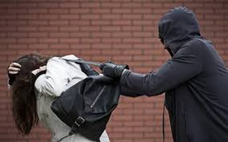 Melawan Begal, Emak-emak Ini Terseret di Aspal Hingga Luka-luka Pertahankan Motornya