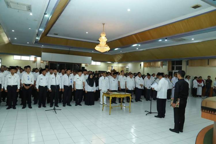 Anak Buahnya Dilantik, Adik Mantan Bupati Batanghari Ini Curhat