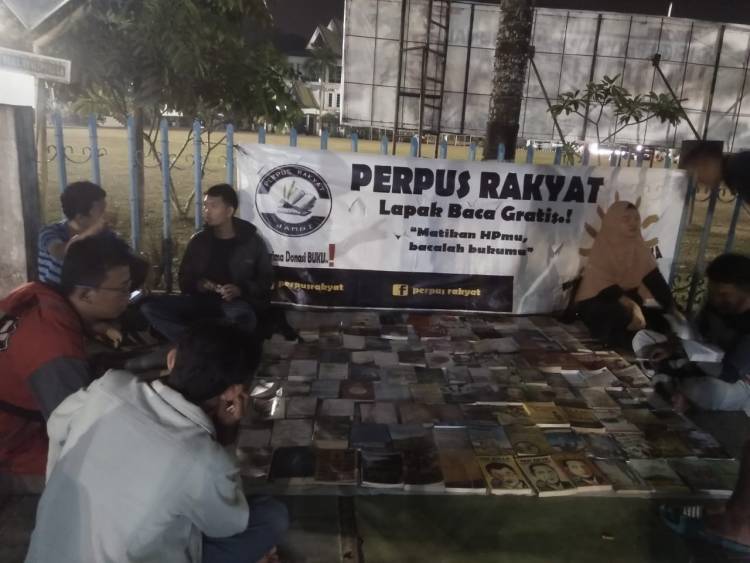 Matikan Hapemu, Bacalah Buku di Lapak Perpus Rakyat Jambi