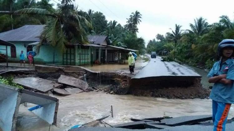 Banjir dan Longsor Terjang Sembilan Kecamatan di Mandailing Natal Sumut