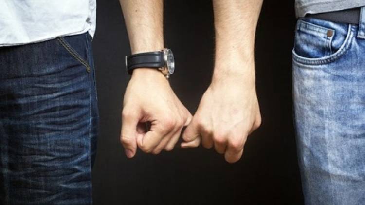 Gay Sukabumi Berumur 15 Tahun, Menikah Normal Namun Tetap Berhubungan Sesama