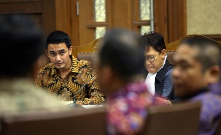 Tak Ingin Sidang Tertunda, Zumi Zola Menolak Dirawat Meski Sesak Napas