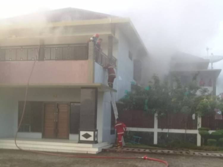 Korsleting di Ruang Karaoke Keluarga, Rumah Warga Jambi Ini Nyaris Hangus