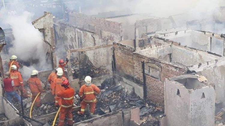 Puluhan Rumah di Kebun Jeruk Ludes Terbakar