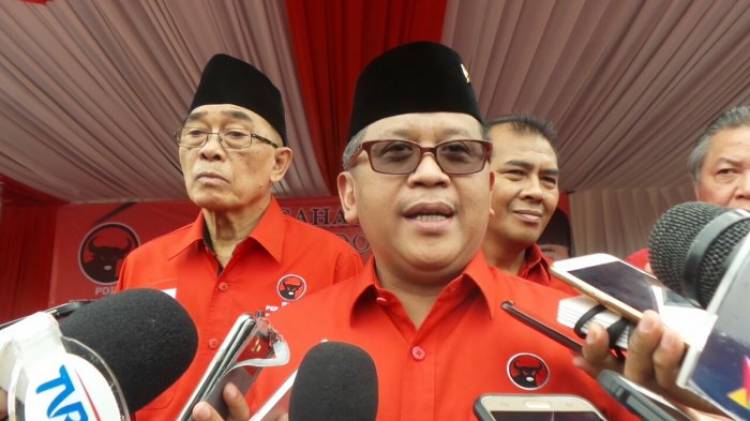 Hasto Tegaskan Hari Pahlawan Sebagai Puncak Militansi Perjuangan