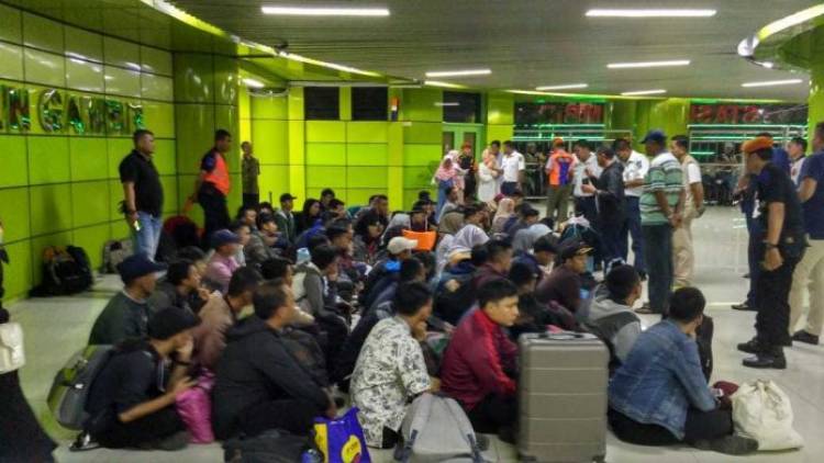 Gara-gara Lowongan Kerja Hoax, 128 Orang Terlantar di Gambir