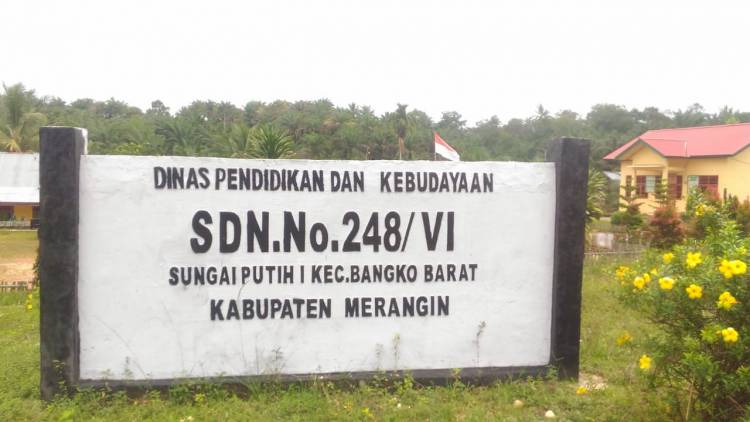 Miris! Kepala Sekolah Dasar Merangin  Ajak Murid Nonton Video Porno