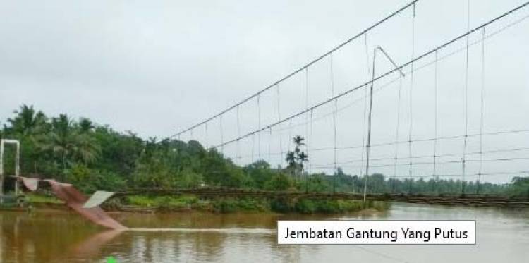 Jembatan Gantung Dusun Teluk Pandak Bungo Putus