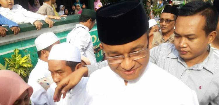 Didemo Warga, Anies Cepat Respon Datangi Kampung Baru