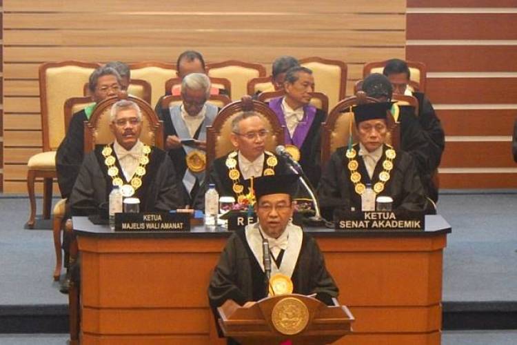 Anggota BPK RI Dikukuhkan Guru Besar Spesialis Audit Keuangan Negara 