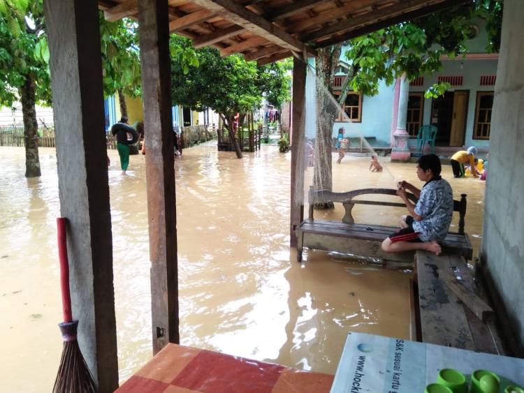 BREAKING NEWS!! Puluhan Rumah Kampung Penual Bungo Terendam Banjir