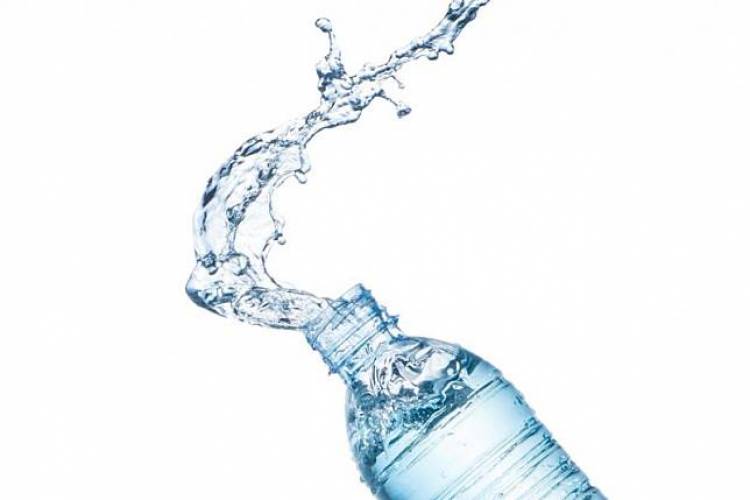 Peringatan! Botol Sehabis Dicuci Jangan Langsung Diisi Air Minum