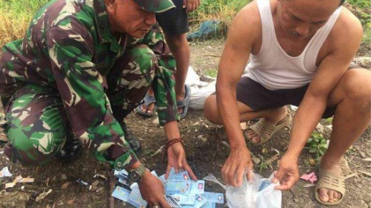 Mendagri Duga Orang Dalam yang Membuat KTP-e Tercecer