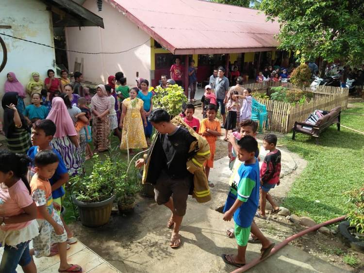 BREAKING NEWS! Kantor SDN 43/II Tanjung Belit Terbakar