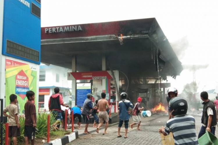 SPBU di Jalan Abdesir Makassar Terbakar