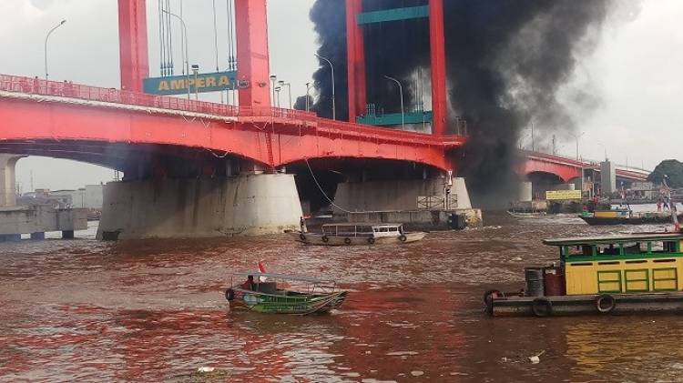 Satu Korban Kapal Terbakar di Ampera Belum Ditemukan
