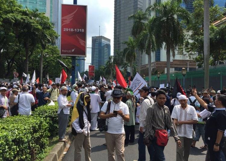 Massa Tuntut Hentikan Pelanggaran HAM Muslim Uighur