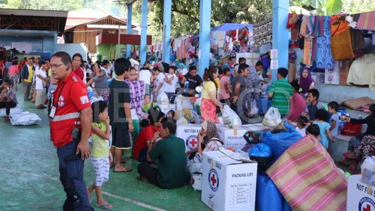 Ribuan Warga Pesisir Pantai Pandeglang Mengungsi