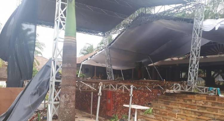 Diterjang Tsunami Panggung Seventeen Luluh Lantak