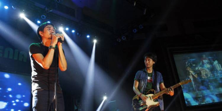 Begini Kronologi Penghentian Aksi Panggung Sheila On 7 oleh Polisi