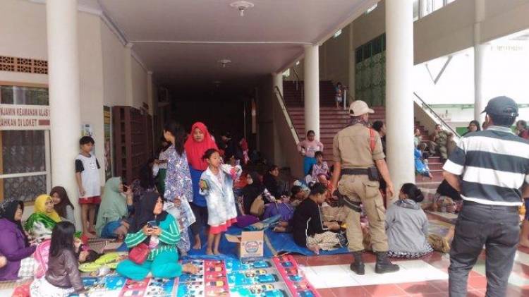 Gunung Anak Krakatau Level III, Ribuan Warga Teluk Kiluan Mengungsi